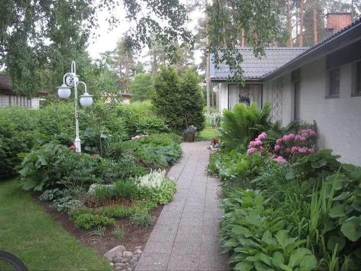 Keskustassa ytimessä oleva omakotitalo, on hyvällä sijainnilla ja suojaisessa paikassa, lähellä niin palveluja kuin kouluja.