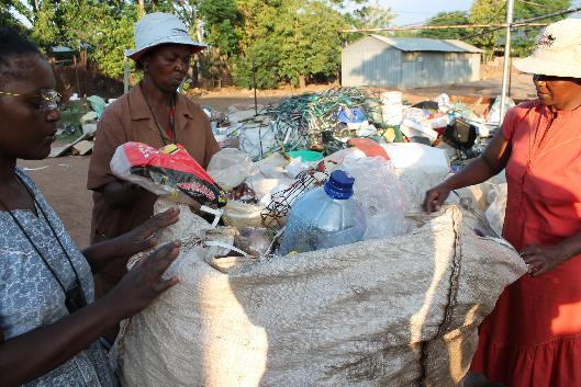 CO-CREATING SUSTAINABLE CITIES Lahti Rustenburg and Ho local government cooperation CO-CREATING CIRCULAR ECONOMY SOLUTIONS IN GHANA AND SOUTH AFRICA Piloting sustainable sanitation solutions in Ho