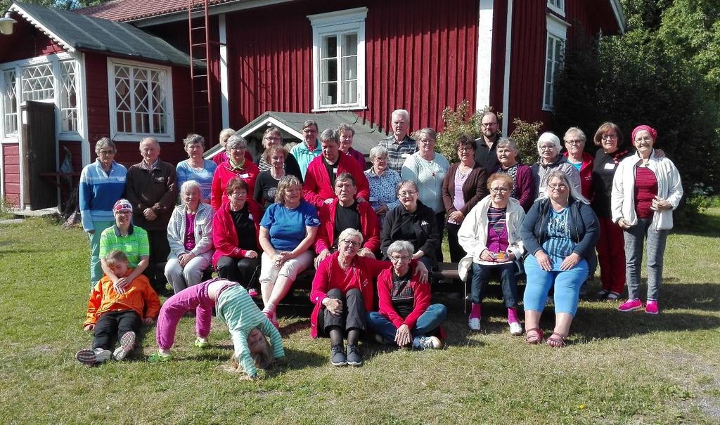 Omaishoitajat virkistysleirillä Porin Pastuskerissa Teksti ja kuva: Eeva-Liisa Koskinen, Satakunnan piiri Satakunnan piirin vuosittainen virkistysleiri omaishoitajille järjestettiin jälleen kerran 3.