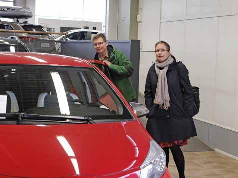 Ensimmäistä kertaa pidennetty näyttely kesti torstaista lauantaihin. Niinpä näyttelyn vilkkain päivä osuikin juuri lauantaihan, jolloin ihmisillä oli työkiireiltään aikaa autokaupoille.