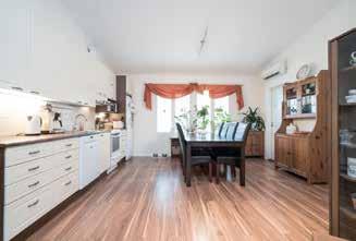+kph+khh+s+erill.wc+at+varasto 104/147 m2, Iso ulkoterassi 104.0m² Esittelyaika: 15.10.2017 kello 12:30-13:00 Katajakuja 4, 25130 Muurla Salo, 5h,k,khh/wc,kph,s,wc,yläk.aula,vh 133.