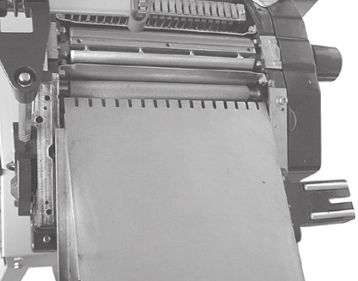 mm 260 mm 155 mm 3 mm 63 mm 6500 k/min 5 m/min 2800 k/min 45 860 mm 66,5 kg 75,7 db (A) ilman kuormausta, 90,3 db (A) kuormattuna 2,2 kw / 3,0 hv, 230 V, 50