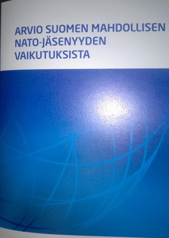 Nato-jäsenyyskeskustelu Selonteko: Suomi pitää yllä mahdollisuutta hakea jäsenyyttä Natossa seuraten tarkasti turvallisuusympäristönsä muutosta Nato arvio/itsenäinen arvio 29.4.