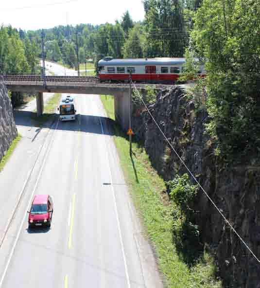 JOUKKOLIIKENTEEN MATKUSTAJA- JA LIITYNTÄPYSÄKÖINTILASKENNAT HSL:n matkakorttijärjestelmä kerää tietoa matkakortin leimauskerroista.