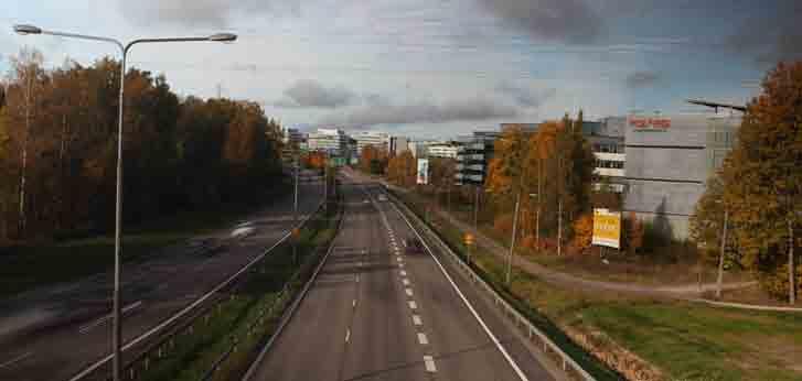 Kauk lah den väylällä liikenne kasvoi Saunalahdenkadun ja Vanttilantien välillä 1 %. Fin noon tiellä liikenne on palautunut vuoden 212 muutoksia edeltäneelle tasolle.