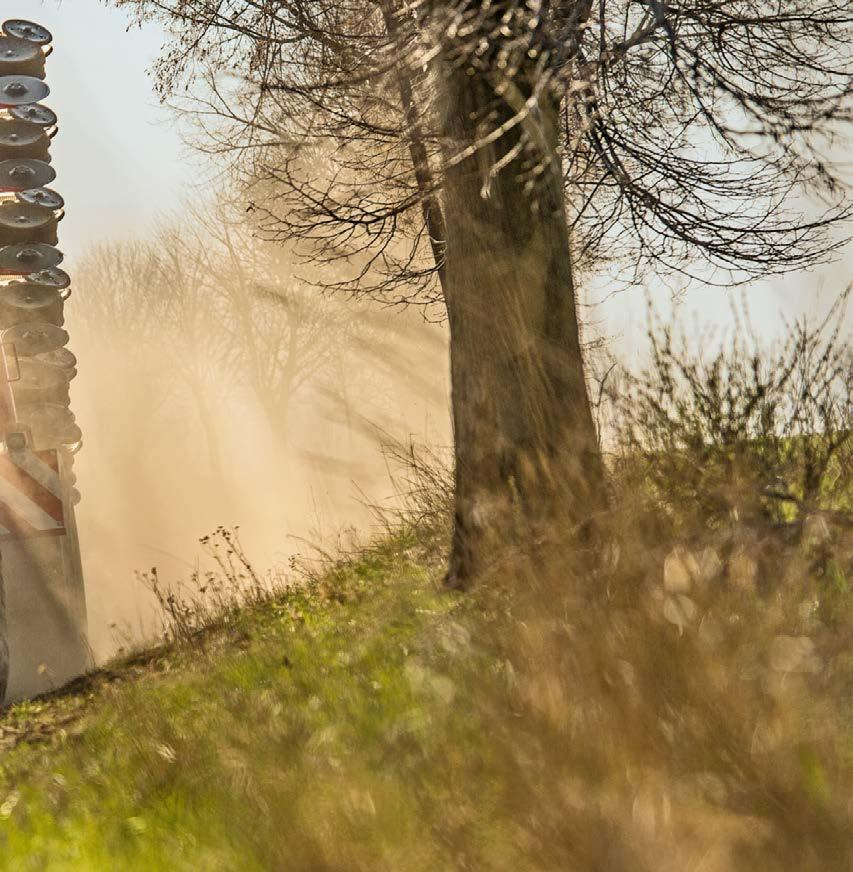 Varioon se tarjoaa selkeän edun, koska voit käyttää samaa traktoria maatilan erilaisiin tarpeisiin.