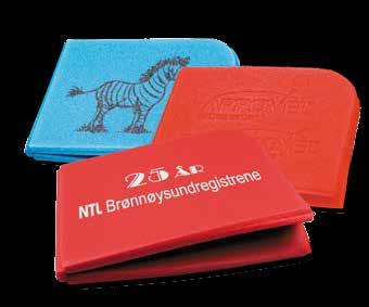 väri kääntöpuolelle 1,76 1,05 0,86 0,74 0,66 Vaaleansininen 61403 Musta 61406 Merenvihreä 61404 Läpikuultava oranssi 61407 2,74 Istuintyyny taskumalli Uskomattoman näppärä ja superkevyt istuintyyny,