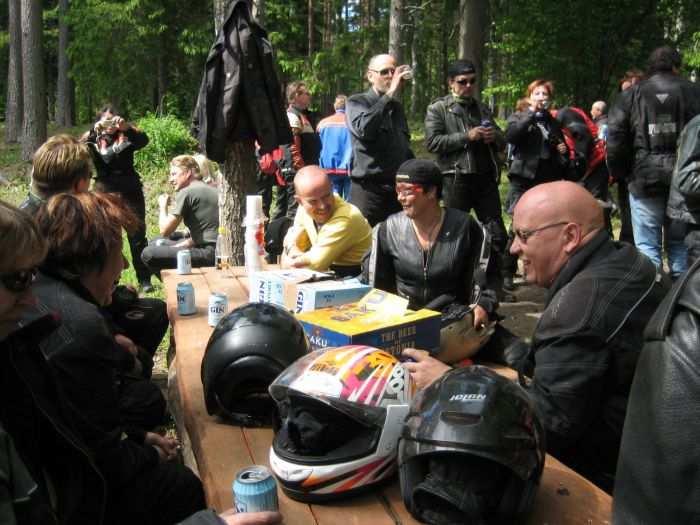 TOIMINTASUUNNITELMA 2 (5) 2. Koulutus ja kevätkokous lauantaina 22.05.2010 (Esko Luoma-Halkola ja Janne Vanhanen) Nokian Renkaiden koeajorata Nokialla, kouluttajana MP69.