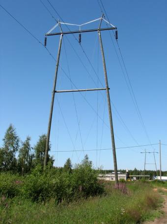 fi/tolpat/ 400 kv Kiiminki, Koitelintie 400 kv:n voimalinjan eriste (kuva Toivo