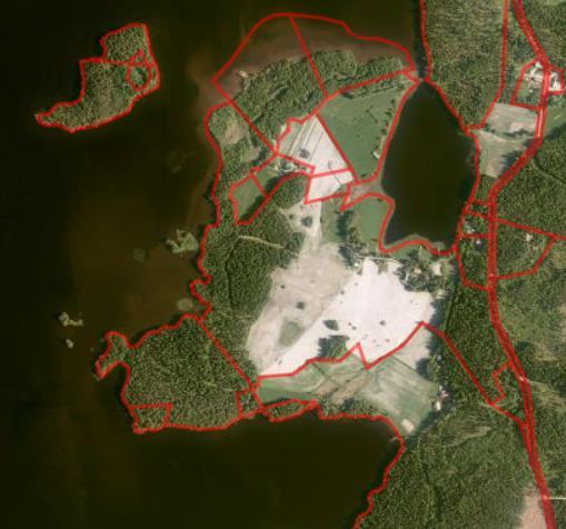 Kotitiiri-tilasta vuonna 2016 erotetut kiinteistöt 182-427-1-201 (Raivanniemi) ja 182-427-1-203 (Raivanranta) ovat Raivanniemessä Vahvalahden rannalla. Kuva 2.