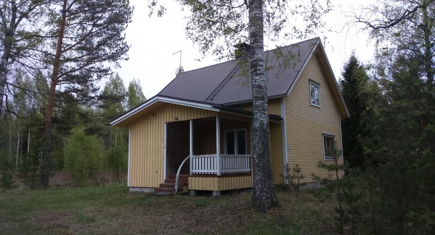 3) 1,5 metrin polkuoikeus venevalkamalle kiinteistön 491-451-45-98 alueella.