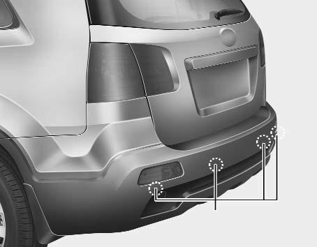 Autosi ominaisuudet TAKAPÄÄN PYSÄKÖINTIAVUSTIN (MIKÄLI VARUSTEENA) Tunnistimet OXM049083 Takapään pysäköintiavustin avustaa kuljettajaa auton peruutusliikkeen aikana antamalla äänimerkkejä, mikäli