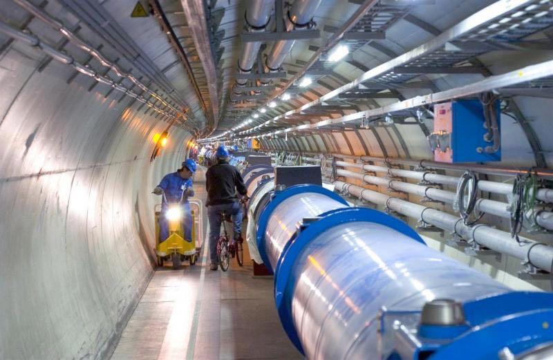 LHC-tunneli Hiukkasfysiikan kokeet 8 /
