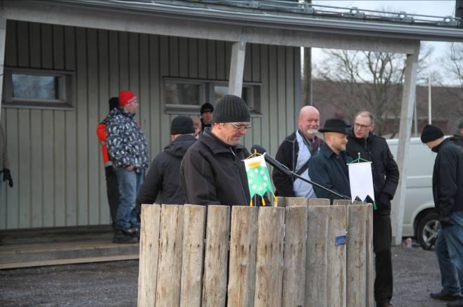 Ärade deltagare och organisatörer på Nylands Vildmarkseldar. Hyvät ystävät, niin yleisö kuin ahkerat järjestäjätkin. Haluan sanoa muutaman sanan vastuun kantamisesta.