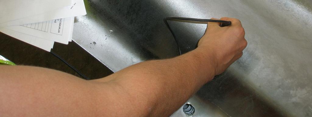 Kokoonpano tehtiin Pirkkalan tehtaalla kustannussyistä sekä siksi, että vain tehtaalla kootun teräsputkisiltarakenteen voi CE-merkitä.