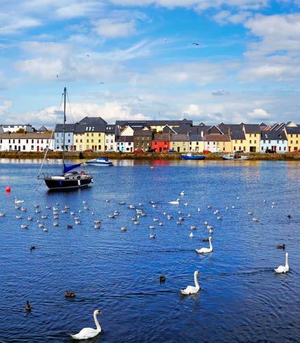 Shannon-joen varrella sijaitsevassa Athlonen kaupungissa sinulla on aikaa omatoimiselle lounaalle. Matka jatkuu kohti vanhan Gladdaghkalastajakylän paikalle perustettua Galwayta.