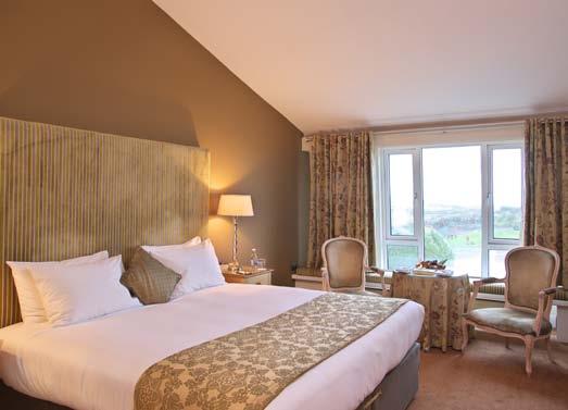 HOTELLITIEDOT Hotelli Connemara Coast / Galway ***+ Galwayn lahden rannalla upeissa maisemissa sijaitseva tasokas hotelli, jonka kuuluisimpiin vieraisiin lukeutuu elokuvaohjaaja John Ford.