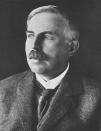 Afa-hiukkasten sironta atomeista Ernest Rutherford (1871 1937) tutki oppiaidensa Hans Geigerin ja Ernest Marsdenin