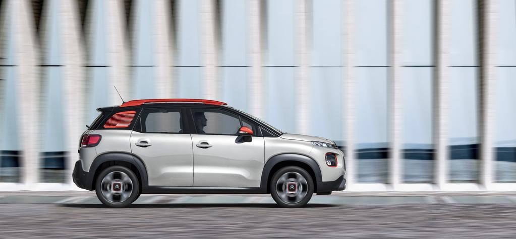 4m15 1m64 KETTERÄ KAUPUNGISSA CITROËN C3 AIRCROSSissa on onnistuttu yhdistämään ulkoinen kompakti arkkitehtuuri avariin sisätiloihin. Jokaisesta ajomatkasta muodostuu todellinen elämys.
