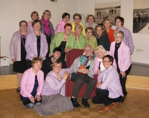 KEVÄT 2015 12.5. Konsertti Paltalla ja päätöskahvit 7.3. Harmonikka- ja laulutapahtuma Paimiosalissa 24.2. Vietimme Urpon syntymäpäivää ja läksiäisiä!