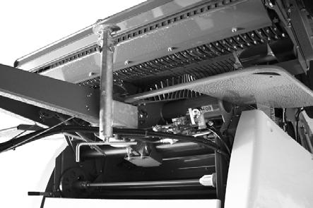 8 /BA/Fahren und Transport/Großpackenpresse/Arbeiten vor der Straßenfahrt an Maschine und Traktor @ 7\mod_236587828339_7.
