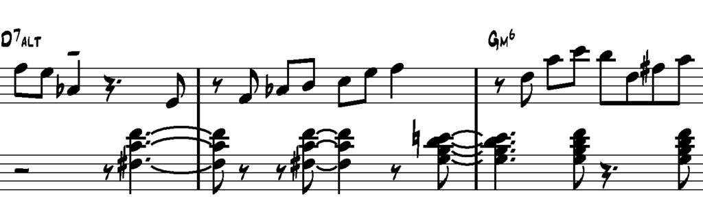 tahdissa 13 Tyner soittaa fm7-arpeggiokulun Am7b5-D7alt-sointuprogressioon (esimerkki 9), ja tahdissa asteittaisen f- mollipentatonisen melodiakulun (esimerkki 10) saman II-V-kulun kohdalle.