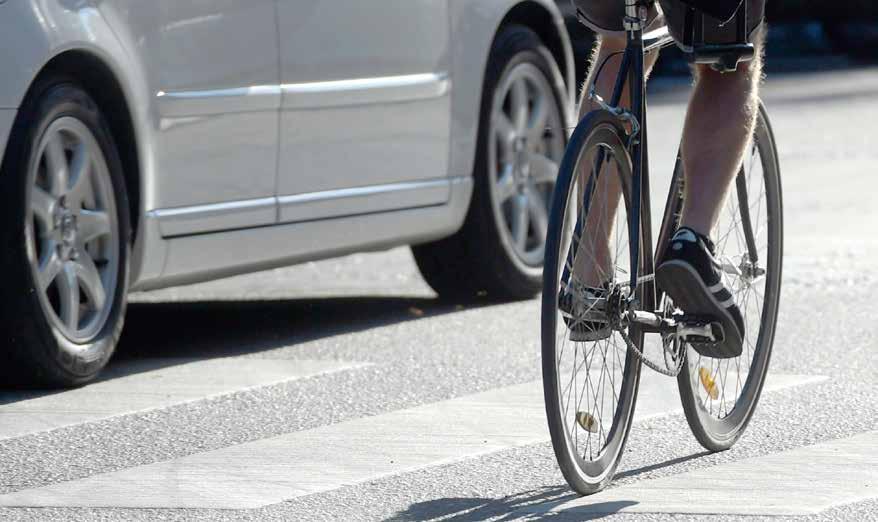Kaisa Virtanen Pyöräilijän vammat Pyöräilijöitä näkyy liikenteessä yhä enemmän, myös talvella. Valtio ja kunnat ovat asettaneet tavoitteeksi lisätä pyöräilyn määrää.