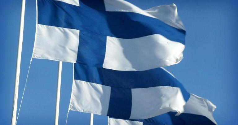 Sivu 2 SUOMI 100 vuotta Kyläjuhla koululla ma 4.12.