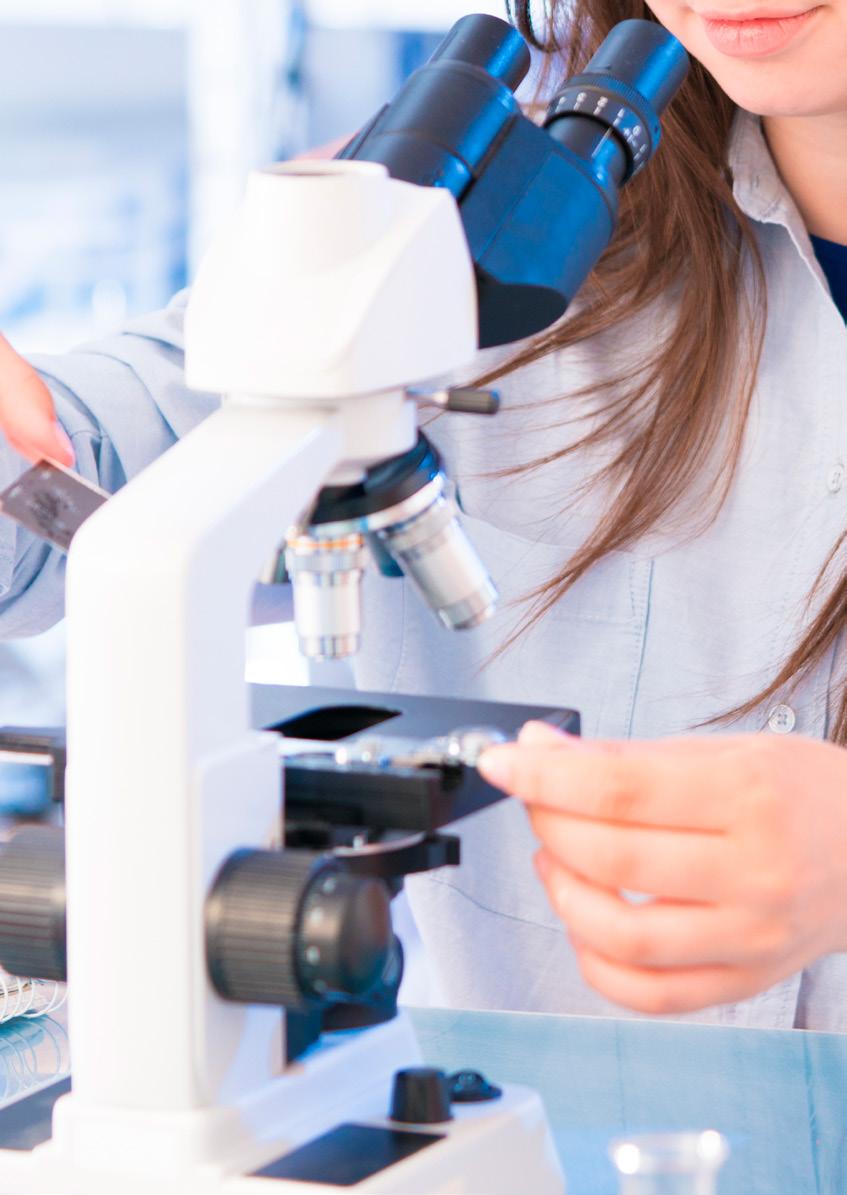Lahden lyseon luonnontieteen, matematiikan ja TEKNOLOGIAN (LUMATE) -LINJA Monipuolinen kokonaisuus luonnontieteitä, matematiikkaa ja teknologiaa Laboratoriokursseja, joilla pääsee itse