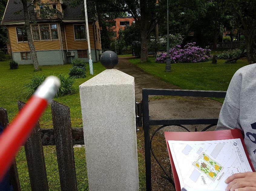HELSINGIN KAUPUNKI 3 / 7 - Ovatko uusien talojen hallipaikat myynnissä tai vuokrattavissa? Jos, niin niistä ei olla valmiita maksamaan vaan autot jäävät kadun varteen.