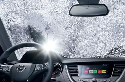 927 Kiihdyttää ja vähentää nopeutta automaattisesti sekä auttaa pitämään etäisyyden edellä ajavaan autoon aina turvallisena.