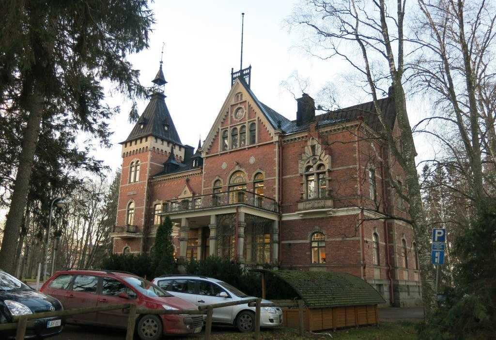 Sandbergin talo A-rapun porrashuoneen dokumentointi 2014 Idmanin huvila Idmanin kansallisromanttinen huvila (osoite: Hatanpäänkatu 20, Tampere) suunniteltiin vuonna 1898.