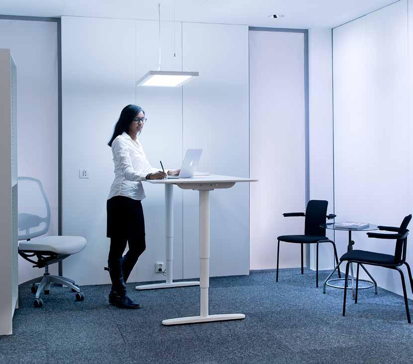 Valitse itsellesi sopiva valo! Pystymme säätämään työpisteessä monia eri asioita, kuten esimerkiksi istuinkorkeutta ja pöydän korkeutta ja tietokoneella fontin korkeutta.