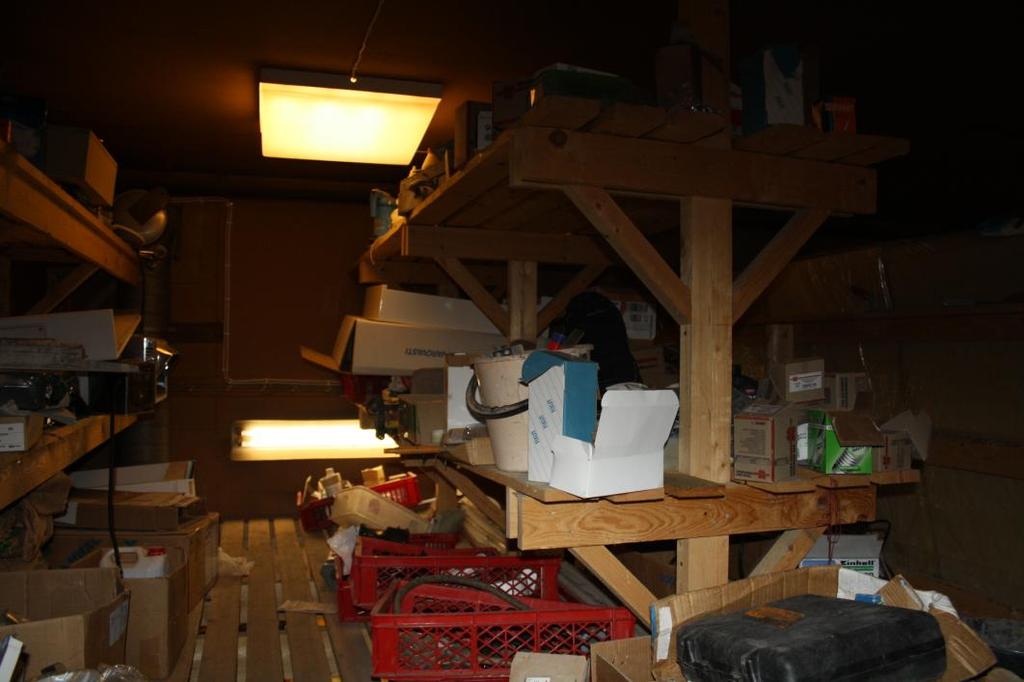 39 Kuva 10. Lämmitetyn etuvaraston parvi nykytilassa (Havuaho 2011.