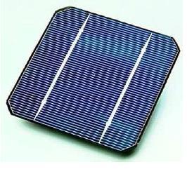 16 3.1.2 Aurinkokennotyypit Yleisin materiaali aurinkokennoissa on pii (Si), jota käytetään yksi- ja monikiteisinä sekä amorphisessa muodossa.