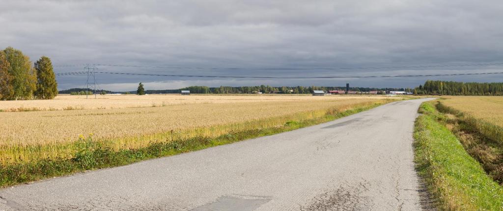 91 (172) Kuva 11-10. Valokuvasovite suunnitellusta Seinäjoki-Jurva 110 kv voimajohdon vaihtoehdosta VE1, kuvattuna Kiikerinkyläntieltä etelään kohti Harjunmäkeä.