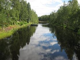 Kanavan rakennustyöt aloitettiin 1920 luvulla. Tuolloin Hannu Särkiaho rakennutti jauhopalkalla Oijärveen kanavaa saadakseen lisää viljelysmaata.