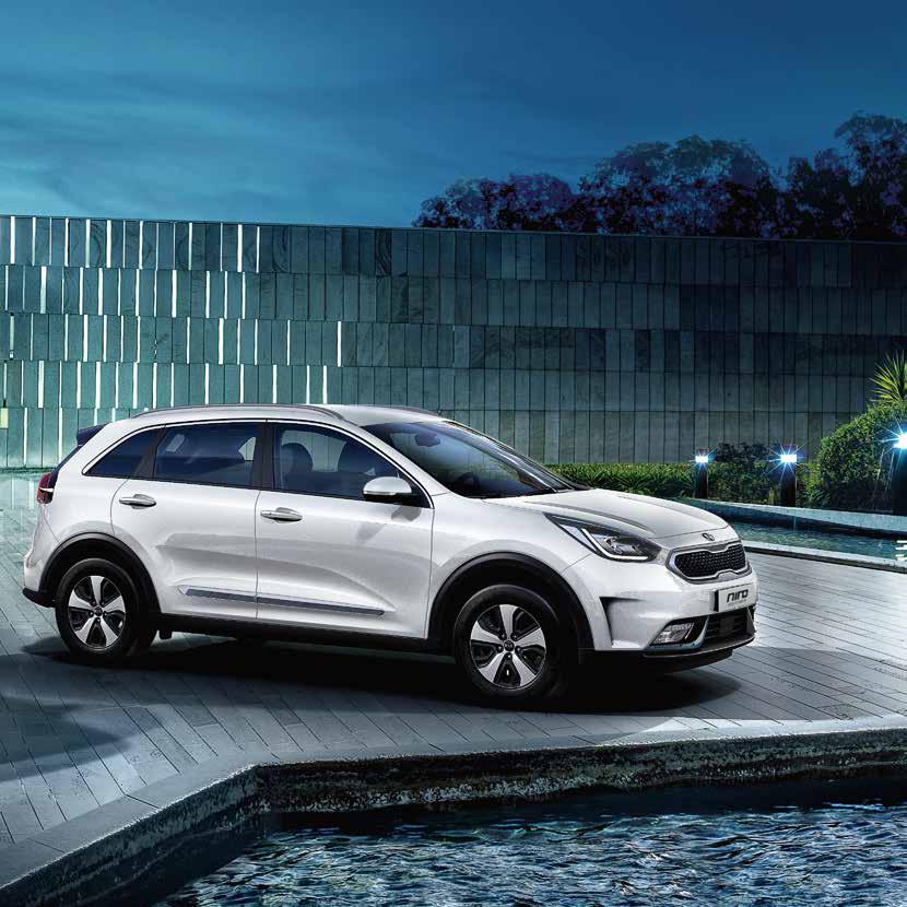 KAKSI ERILAISTA TYYLIÄ MEIDÄN JA MAAILMAMME PARHAAKSI Niro Hybridin ja Niro Plug-In Hybridin hybridijärjestelmä ja crossover-profiili on valmistettu miellyttämään vaativintakin kuljettajaa.