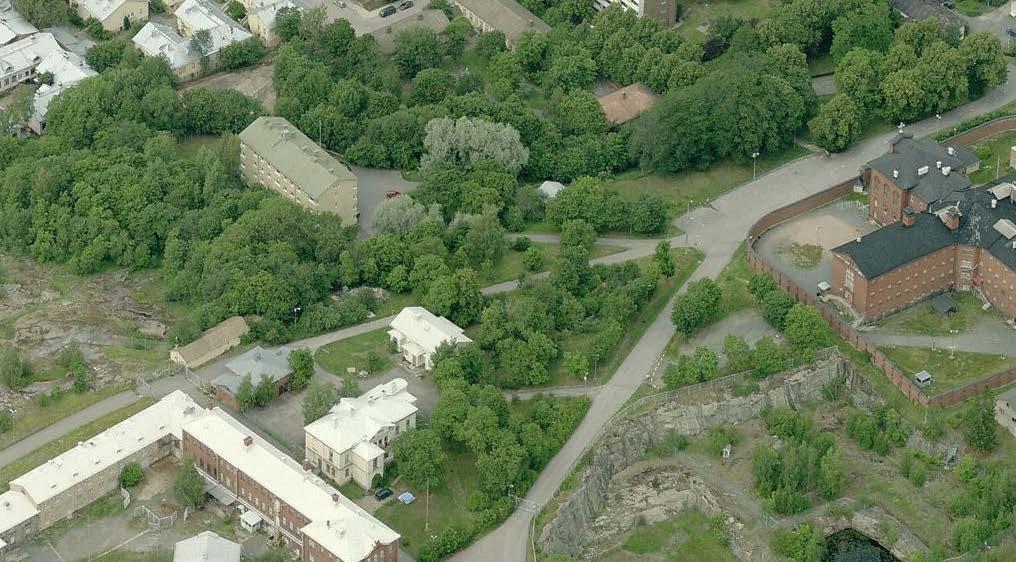 Korttelin 13 tontilla 3 on nyt kerrostalotyömaa ja kortteli 34 on vanha pihapiiri. Alueen luontaista lehtomaista kasvillisuutta on jäljellä kortteleiden välisellä puistoalueella.