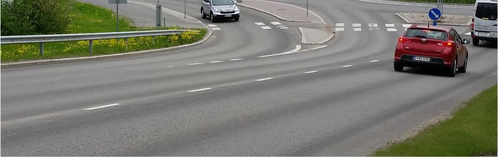Suunnitteluperiaatteita on esitetty myös 2-kaistaisten kiertoliittymien suunnitteluperiaatteet -selvityksessä (Tiehallinto 2006) sekä jalankulkuja pyöräilyväylien suunnitteluohjeessa (Liikennevirasto