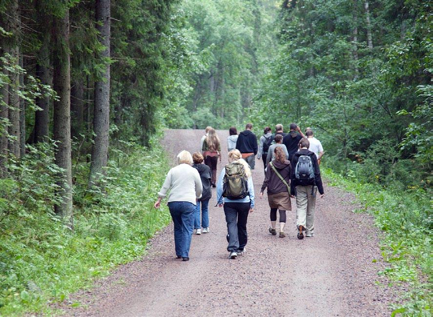 Vaikutukset asukkaisiin, elinoloihin ja yhteisöihin Virkistysalueet ja osittain myös luonnonsuojelualueet lisäävät asuinympäristöjen monimuotoisuutta, viihtyisyyttä ja mahdollisuuksia