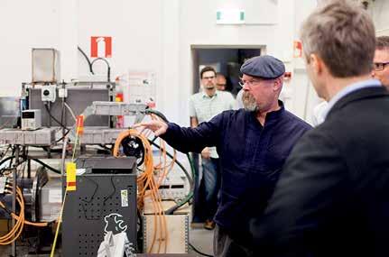Lappeenrantaan perustetaan Jamie Hyneman -protopaja Lappeenrannan teknillinen yliopisto LUT avaa uuden, J. Hyneman Center -nimisen protopajan. Paja starttaa keväällä 2018.