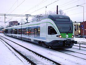 Helsingin ja Pietarin väliä liikennöivällä Karelian Trains -yhtiöllä on 4 Allegroksi nimettyä Pendolinoyksikköä (varustettu kaksoisvirtajärjestelmällä). Kuva 7. Siemens Vector-veturi vetää IC-junaa.