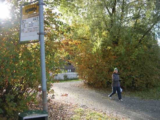 näkemäeste kevyen liikenteen väylällä kulkeville.
