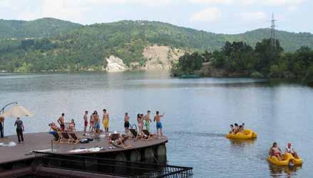 Током летње сезоне, када нема конгресног туризма, у хотелу бораве индивидуални гости највише из Београда и Војводине, али и из Бугарске и Румуније.