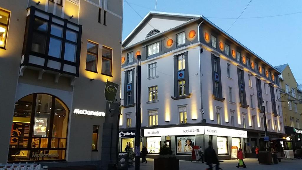 Julkisivuvalaistus: Kirkkokatu 10 ja