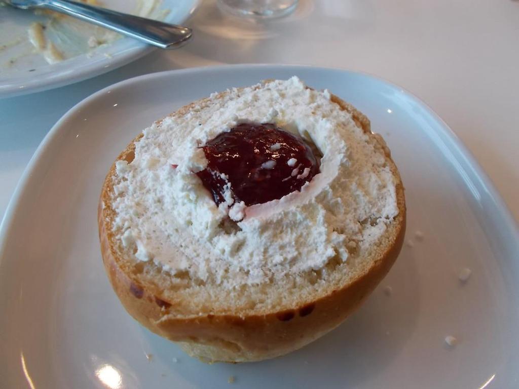 syönyt: Sisällä.