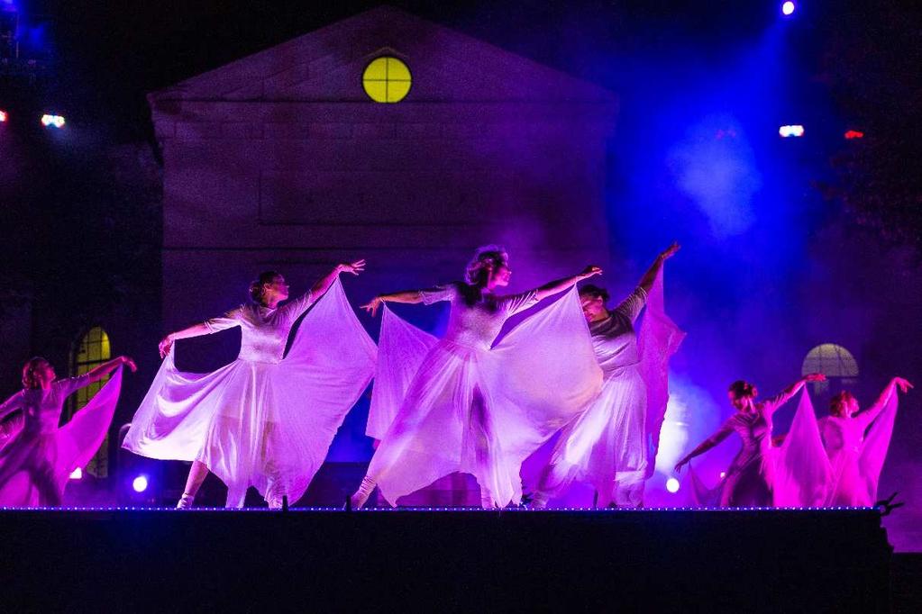 Sibelius-fantasia Jo perinteeksi muodostunut Sibelius-fantasia järjestetään perjantaina 22.9.2017 kello 20.30 Hämeenlinnan torin ja kirkkopuiston maisemissa.