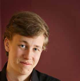 Rouvali on kysytty nimi kansainvälisillä estradeilla: Hänet on nimitetty Lontoon Philharmonia-orkesterin päävierailijaksi, vastaavassa pestissä hän toimi Kööpenhaminan filharmonikoissa 2013 2017.