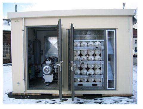 32 4.4 Biokaasuvarasto Biokaasureaktorin välipohjan yläpuolinen tila toimii kaasuvarastona (KUVIO 6).